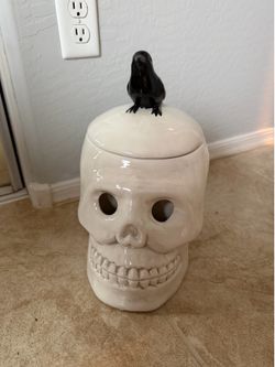 Halloween candy vessel 💀