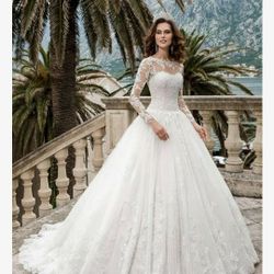 NEW Bridal Gown SZ 22 (NEVER WORN)