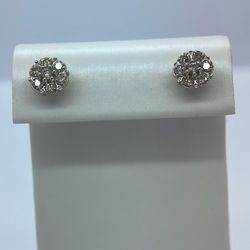 10k gold diamond earrings. New. 