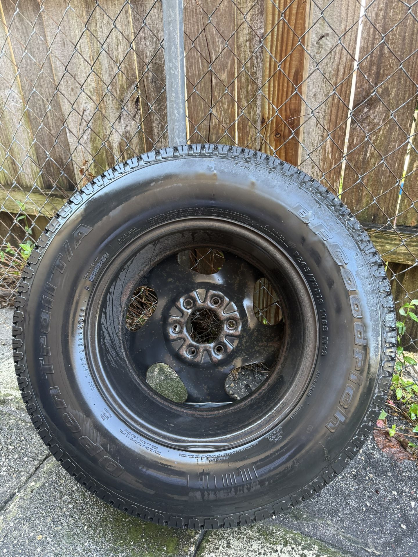 New Bf Goodrich Tire P245/70R16 106S M+S