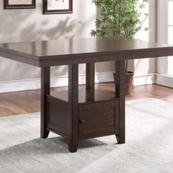 Yorktown Expresso Dining Table