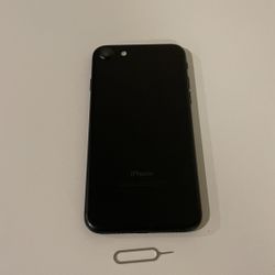 IPhone 7  32gb At&t /cricket 