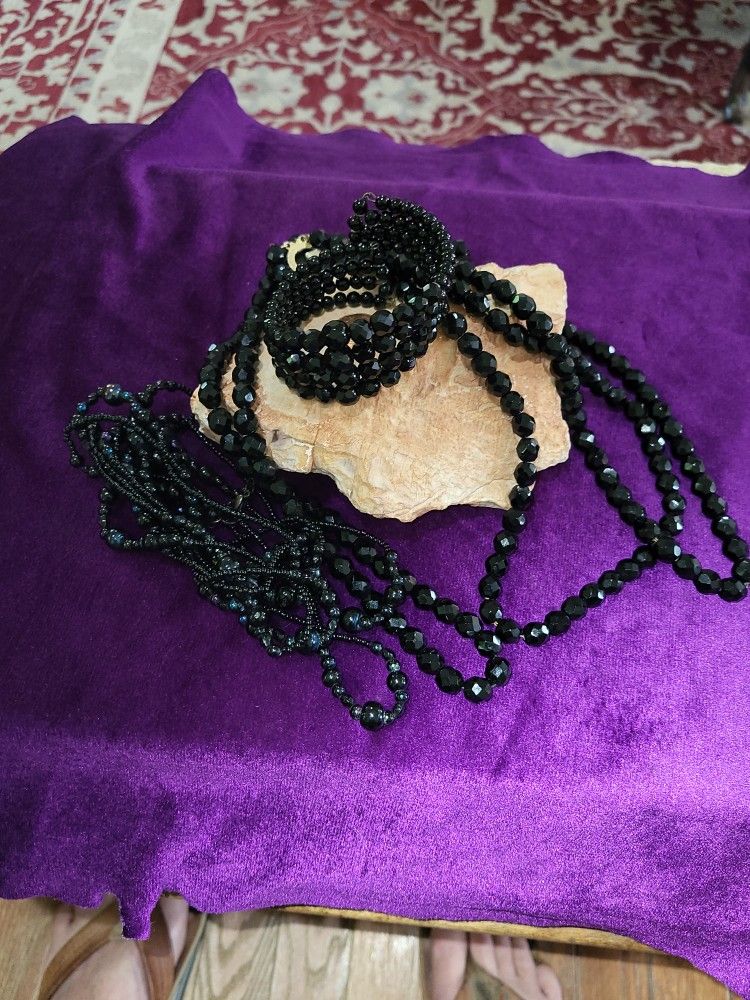 Jet Glass Bead Set
