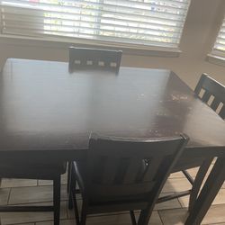 Madera  De 4 Sillas $100