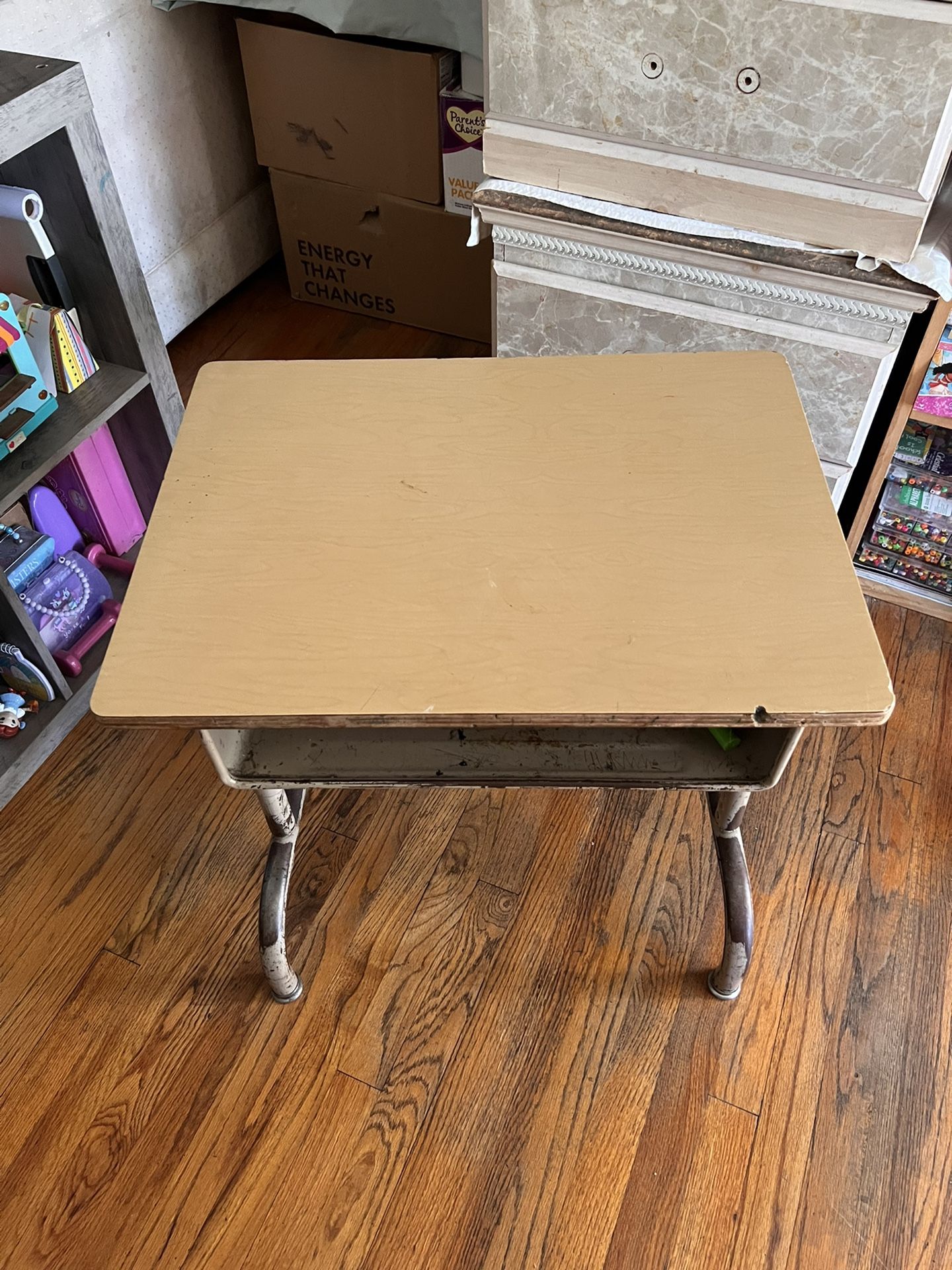 Nice Adjustable School Desk