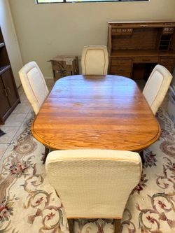 Oak Dining Set w/ 4 upholstered chairs