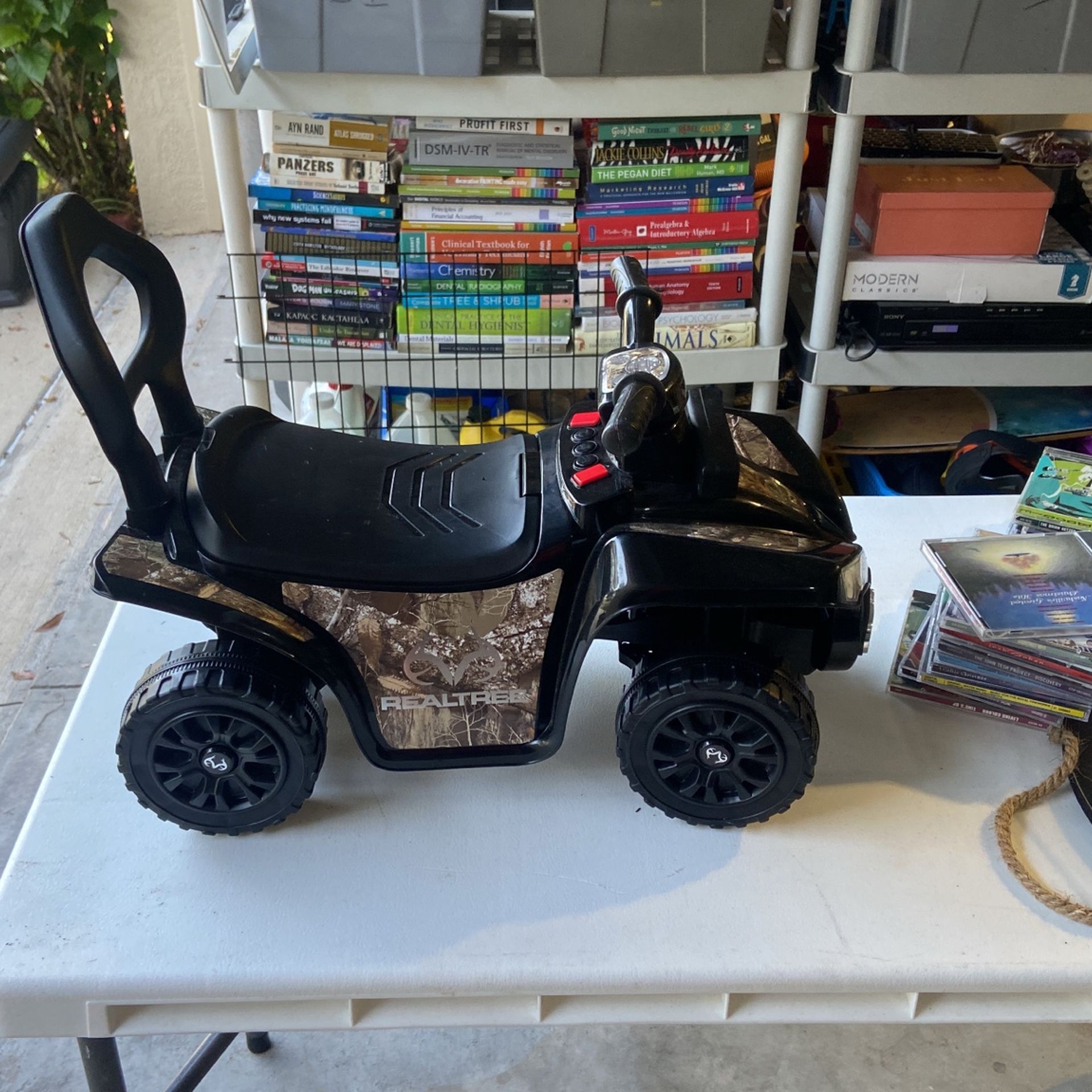 Dynacraft Realtree Foot to Floor Boys Kids Ride-on for Age 1.5-3 Years