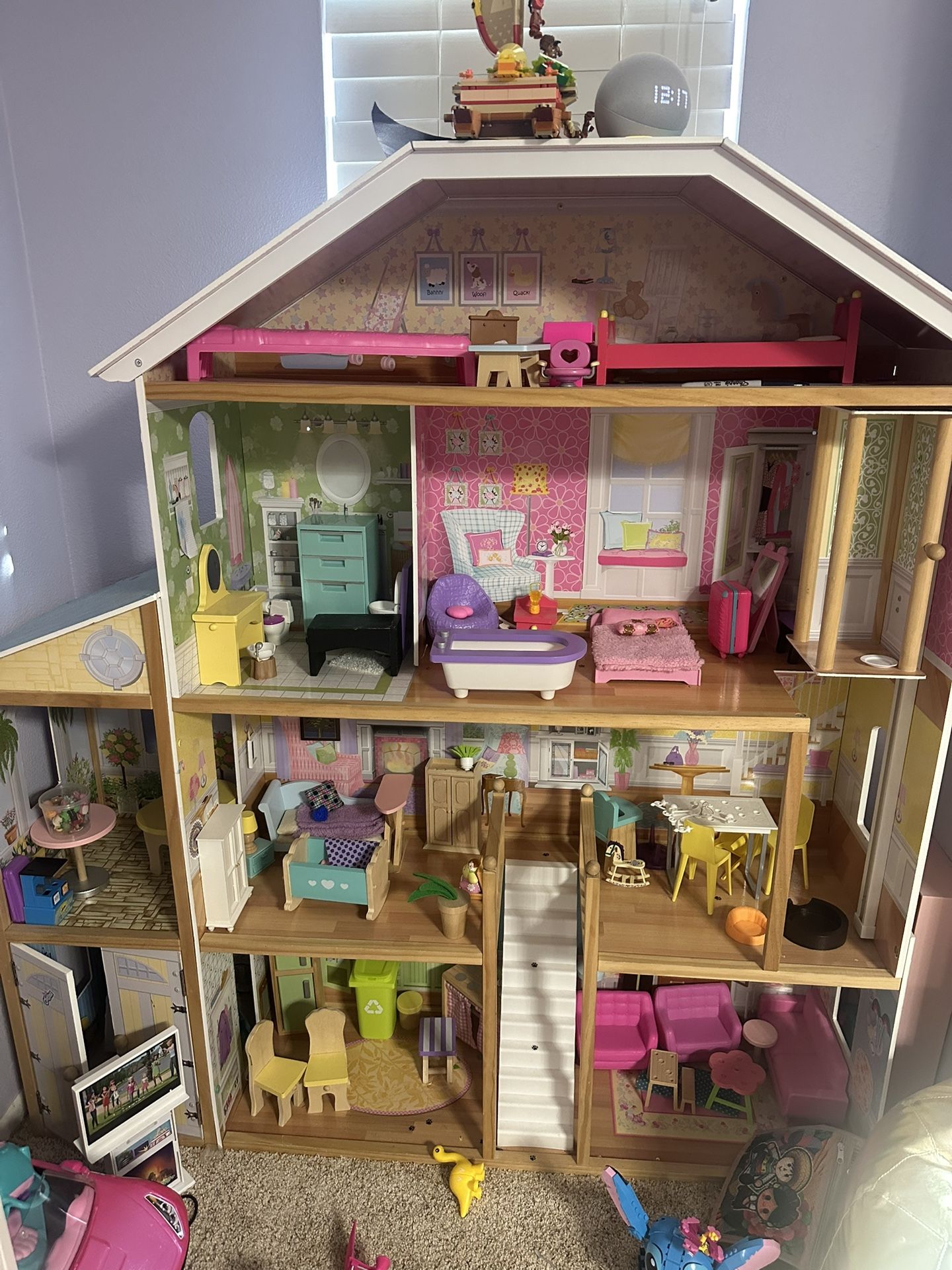 Doll House 