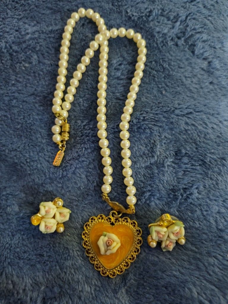1928 Jewelry Co. Pearl Heart Necklace w/Porcelain Rose