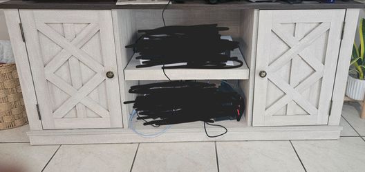 TV stand (suitable for TV size up to 65")