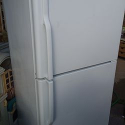 Apartment Size Refrigerator