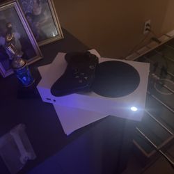 Xbox Series S With Controller 