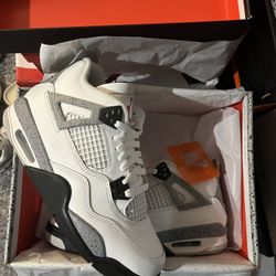Jordan 4 White Cement Size 7Youth