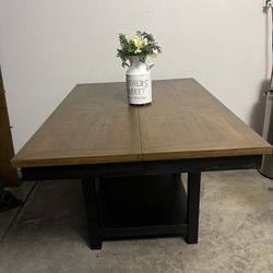 Expandable Dining Table 