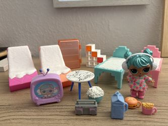 L.O.L. Surprise! Winter Snow Chalet w/Tot