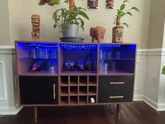 Bar cabinet
