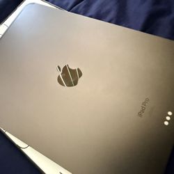 iPad 11 M4 Lightly Used 