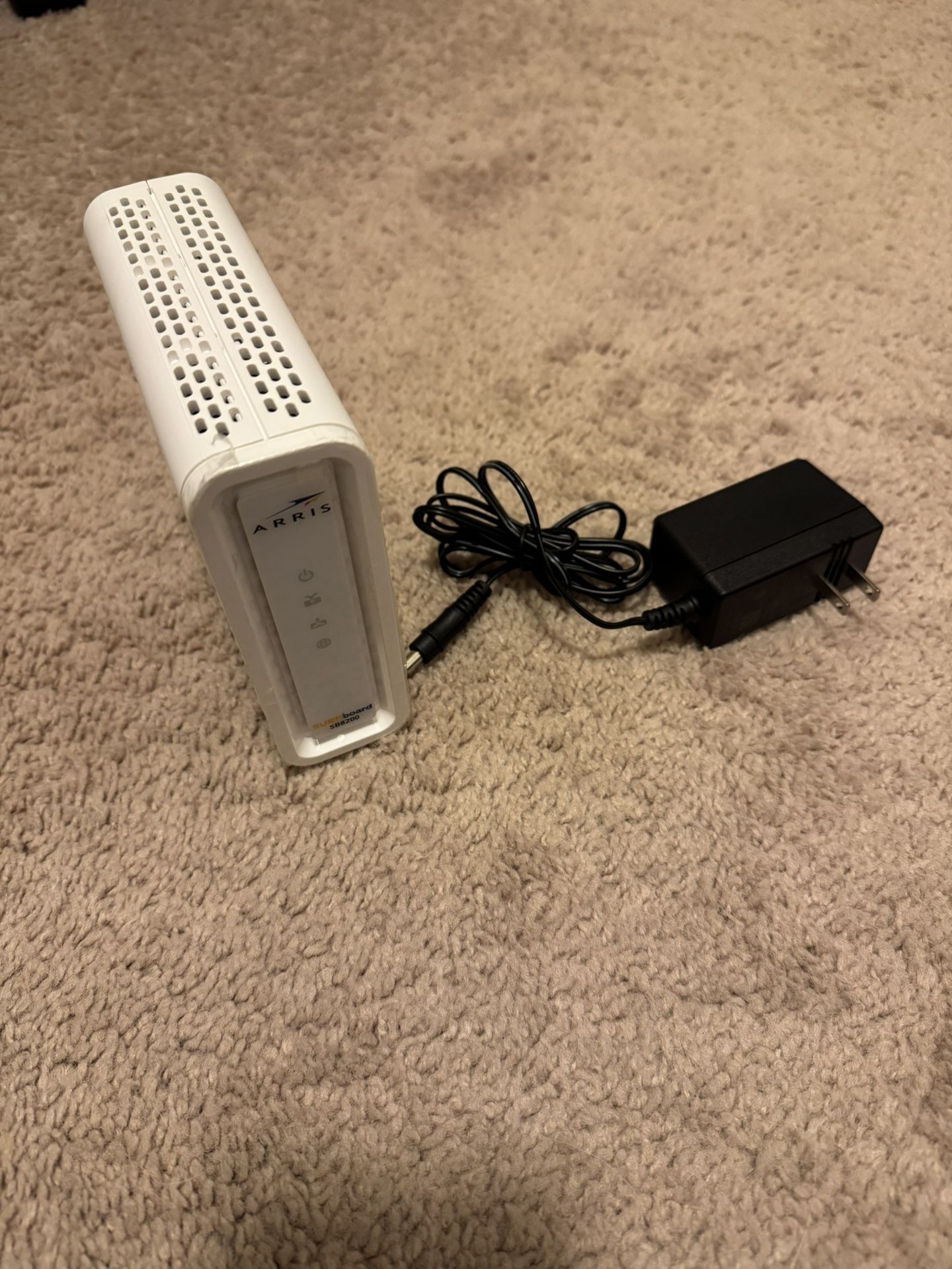Arris Surfboard SB8200 DOCSIS 3.1 Cable Modem
