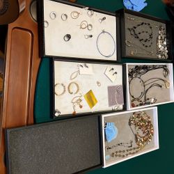 Lia Sophia Jewelry And Case 6 Trays