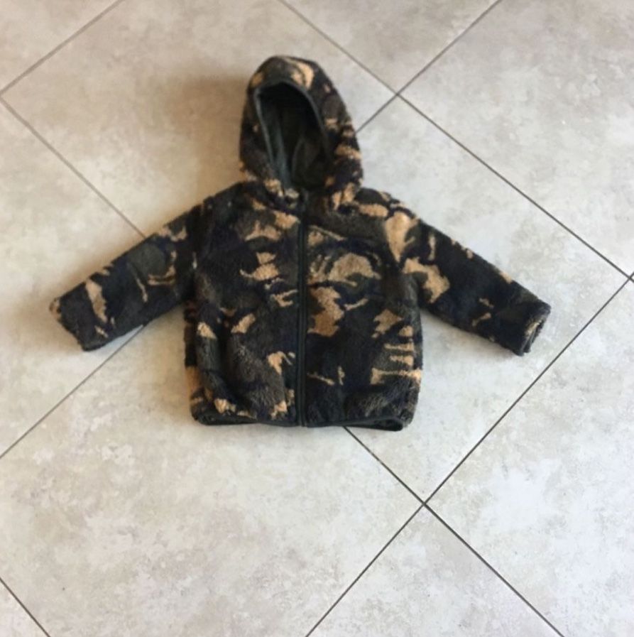 Old Navy Toddler Boy’s Reversible Camouflage Jacket, Size 2t