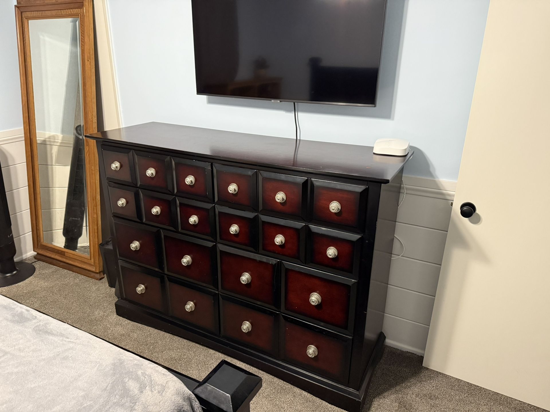 Large 8 Drawer Dresser