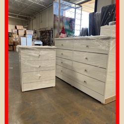 8 drawers dresser and nightstand / Eight drawers dresser and nightstand / Cajoneras / Comoda