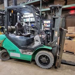 2013 Komatsu FG25T-16 5,000lb Cushion Tire Forklift
