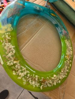 Toilet seat