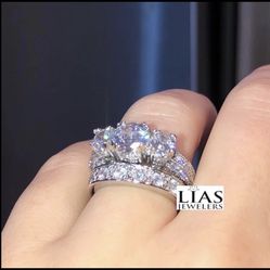 New 18k White Gold Wedding Ring Set 