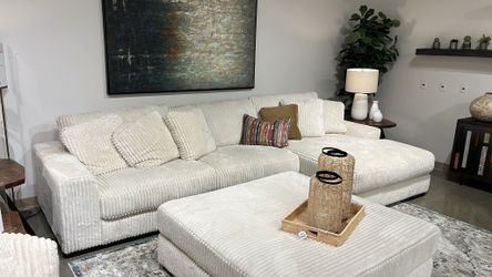 Lindyn Ivory 2-Piece Sectional With Chaise