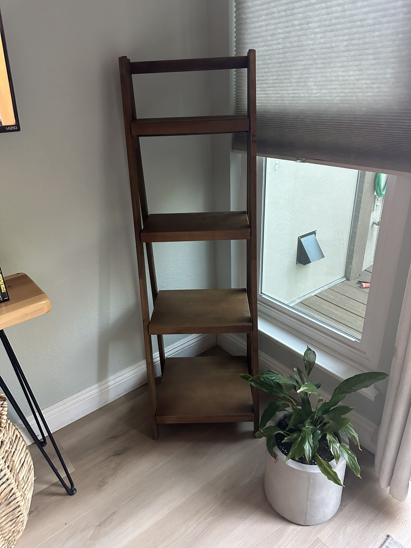 Ladder bookshelf 