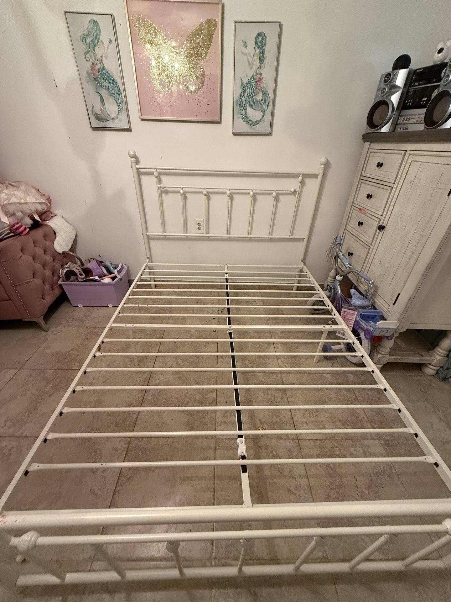 QUEEN BED FRAME
