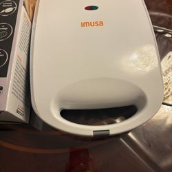 Arepa Maker. Imusa Arepera