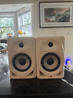Pioneer DJ DM-50D-BT 5-inch Active Monitors, Bluetooth, White, Pair