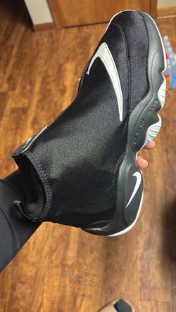 Men’s size 12 Nike glove shoe