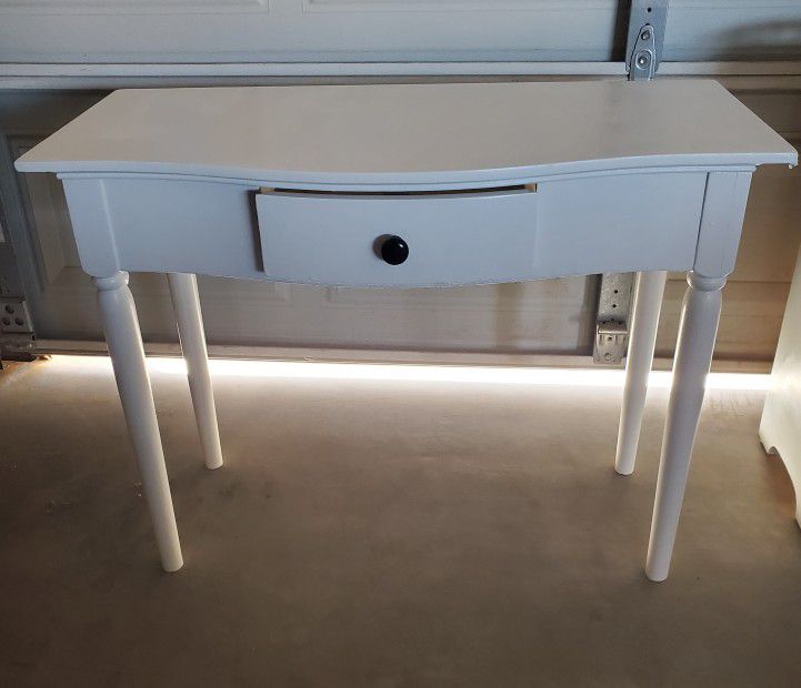 Small Toddler Desk/ Table