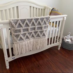 Baby crib