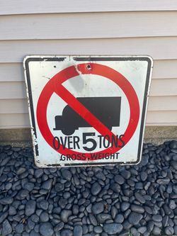 City of Chicago No Trucks Over 5 Tons Sign