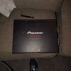 25$ 1000 Watt Amp