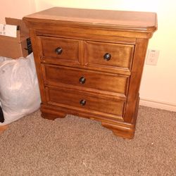 Wood Nightstand / Bedside Table – Solid & Stylish