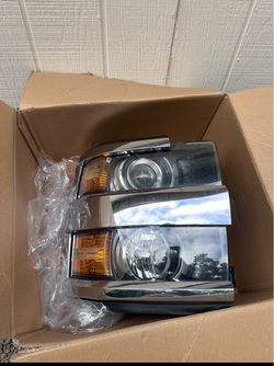 For 15-19 Chevy Silverado 2500 Headlightss