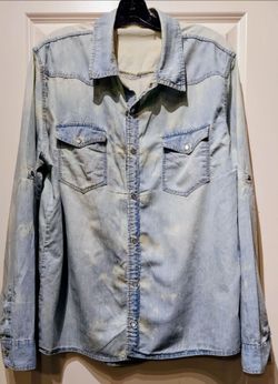YARDS BRAND LIGHT-WASH BLUE DENIM MEN'S SHIRT ( SIZE LARGE )
