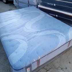 Sealy Mattress For Sale.    Sealy Posturepedic Pro Firm 14"  Queen Mattress 