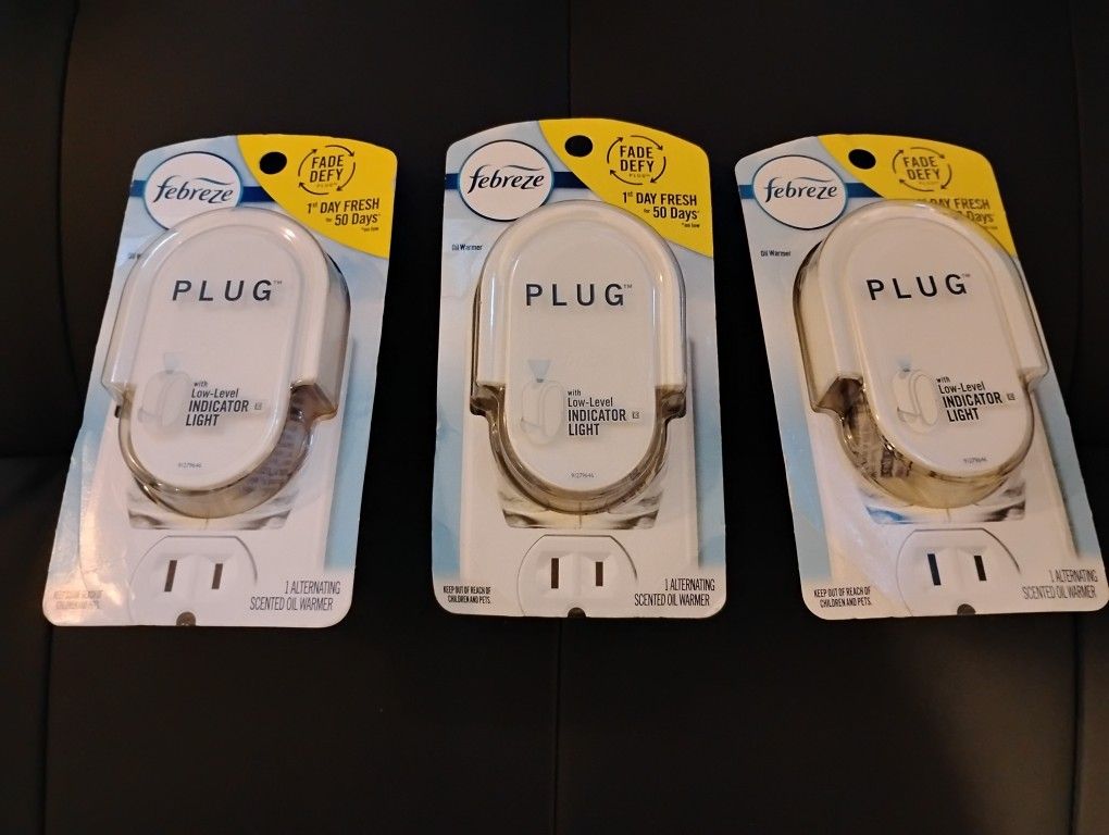 Febreze plug Lot of 3