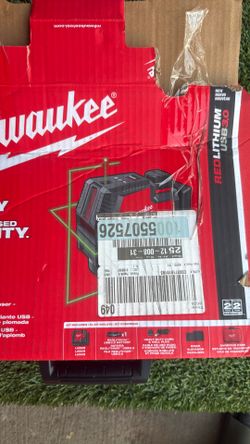 New Milwaukee Green 165ft. Cross Line and Plumb Points Rechargeable Laser Level with REDLITHIUM Lithium-Ion USB Battery and Charger