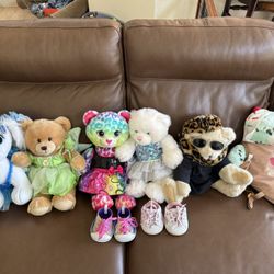 Build-A-Bear Collection - 6 Bears And Outfits 