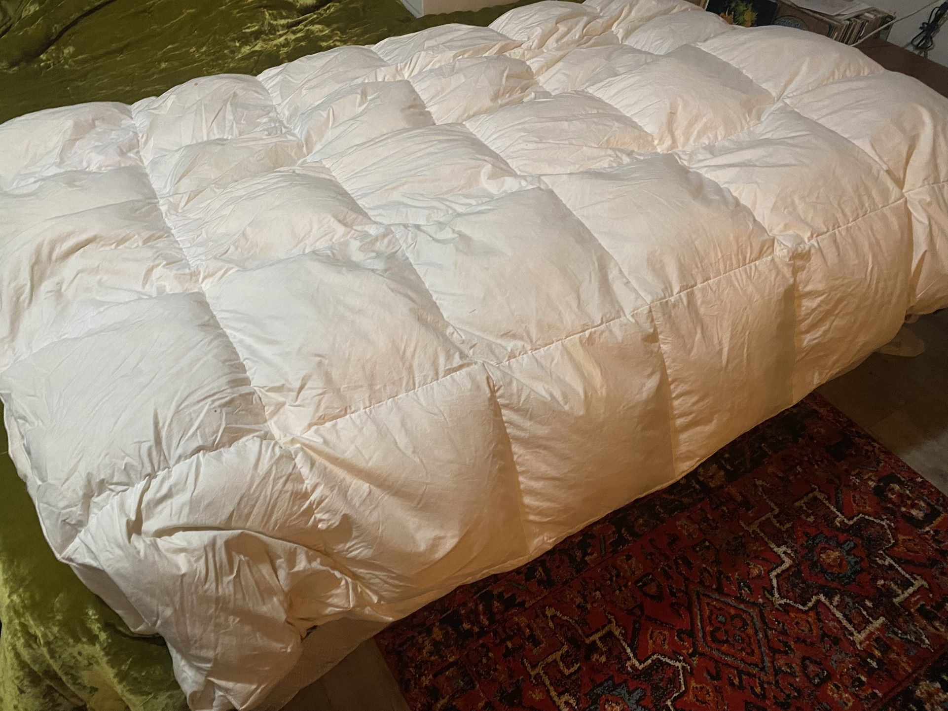 King size down comforter 