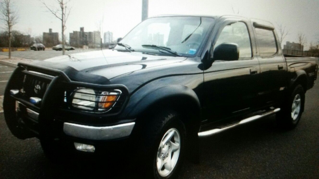 NICE TRUCK 04 Toyota Tacoma - ContactONLY at:Sharongrace11th@Gmail . Com__thanks!