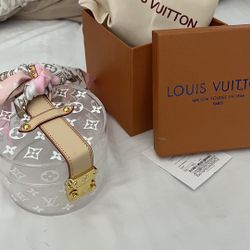 LV Box Scott  DIY How to Wrap Scarf on LV Scott Box 