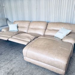 Stunning High End Natuzzi Italian Leather POWER Reclining Sectional Sofa with Oversized Chaise